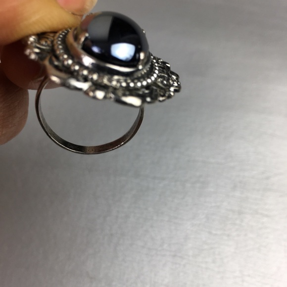 Vintage sterling silver large hematite ring in decorative setting - Picture 10 of 11